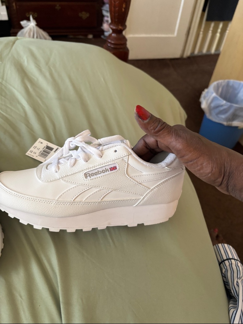Reebok White Low-Top Leather Sneakers - Picture 3 of 9